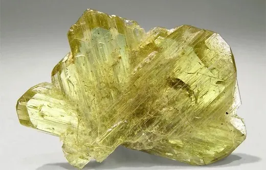 Талісманом людини, народженої 13&nbsp;жовтня є&nbsp;хризоберил