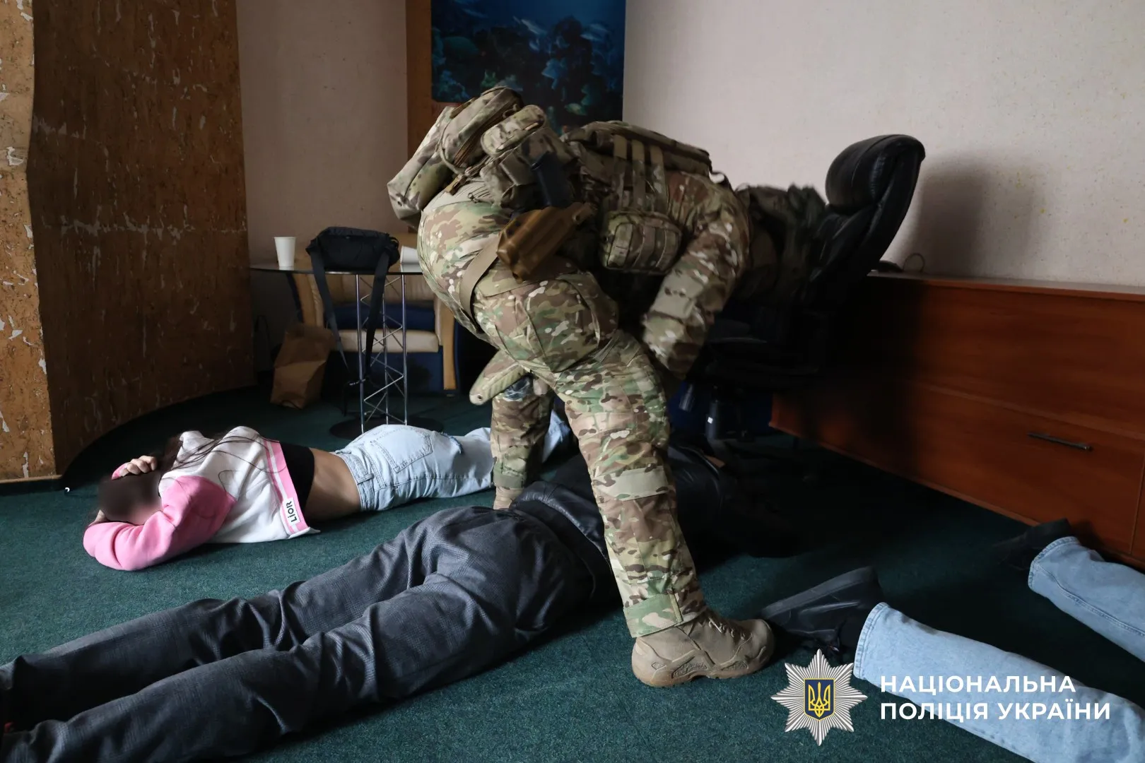 У Дніпрі ліквідували мережу кол-центрів, що викрадали криптоактиви іноземців