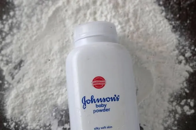 Johnson & Johnson виплатить $5,5 млрд компенсацій за дитячу присипку