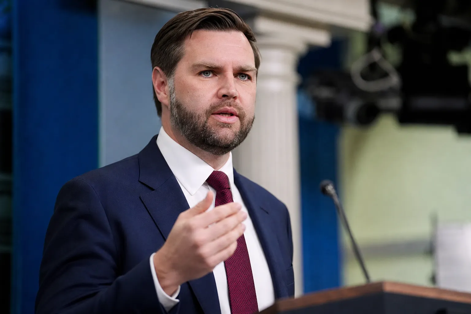 Венс прокоментував повідомлення про удар по весіллю в Ірані