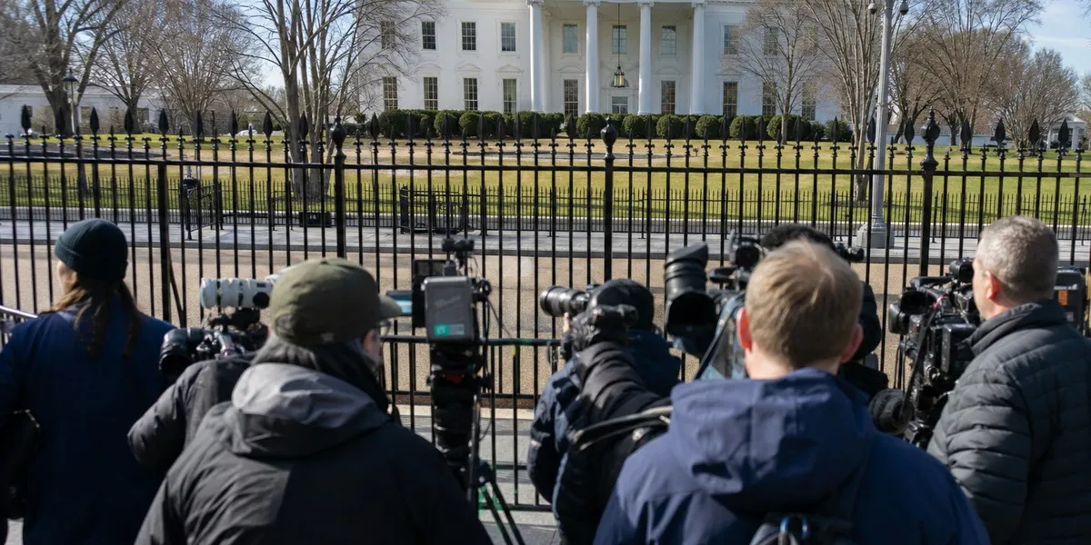 Vance broni ograniczeń dla CNN, MS NOW i Politico — Anadolu Agency
