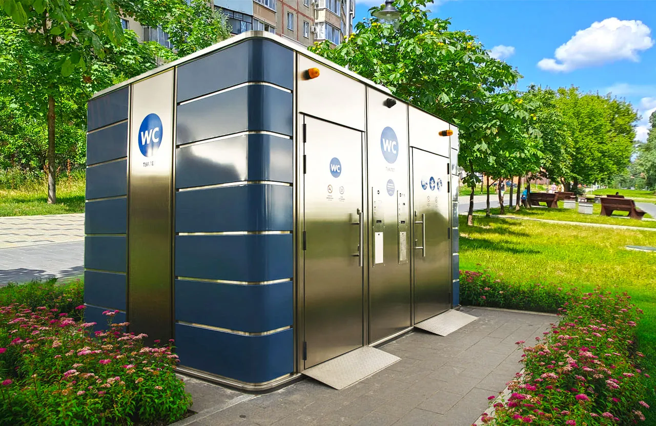 Туалети в центрі Москви не працюють через відключення інтернету