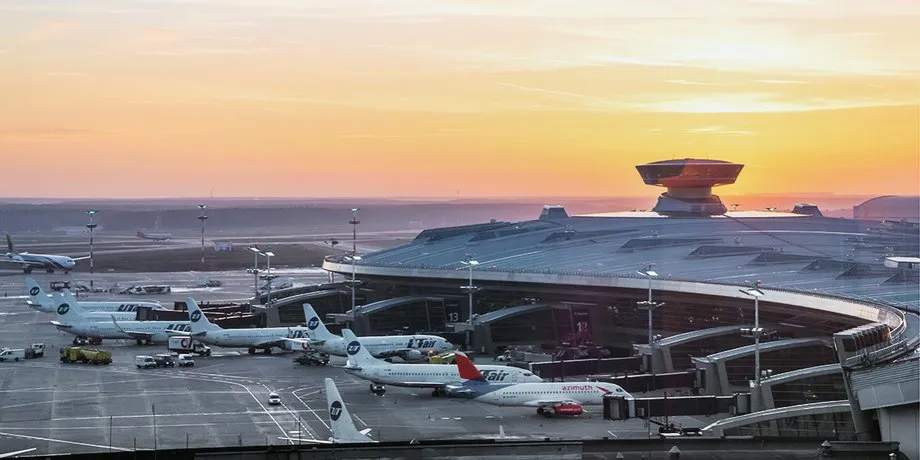 Flights are being diverted en masse in Russia due to restrictions at airports