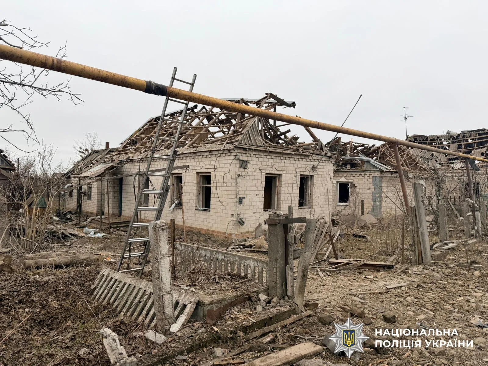 рф ударила авіабомбою по селу Микільське на Запоріжжі, постраждали діти