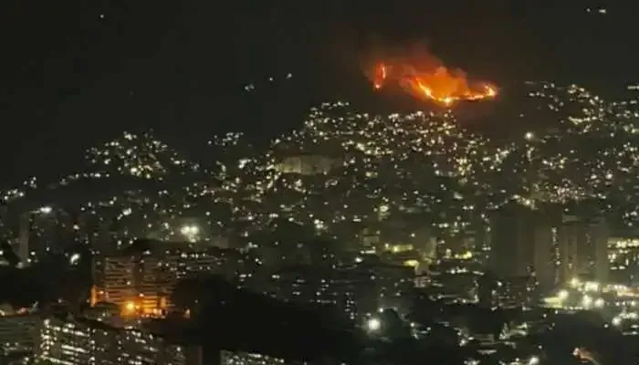 Нічні постріли над Каракасом на тлі кризи у Венесуелі