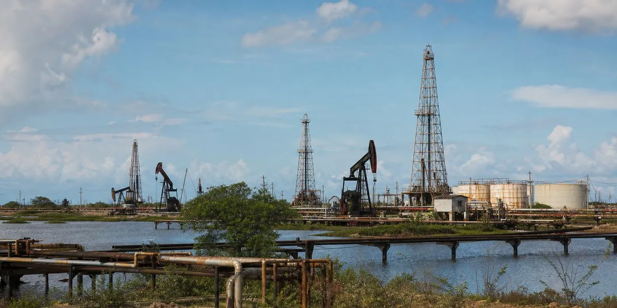 Odbudowa wydobycia ropy w Wenezueli może wymagać 100 mld dolarów — OilPrice