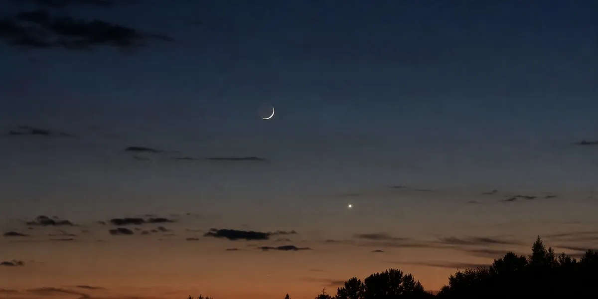 Venus Will Shine Beside the Crescent Moon on September 13, 2026 — Space.com