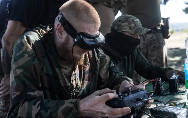 Українські військові атакували важливий міст окупантів