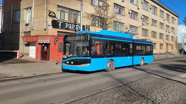 Following the Russian attack, Vinnytsia is without power; critical infrastructure is running on backup power