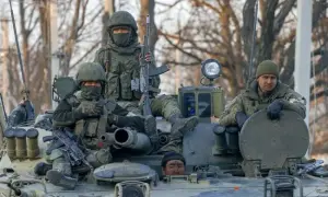 Відео: рф кинула важку бронетехніку на Лиманському напрямку, але колону розгромили