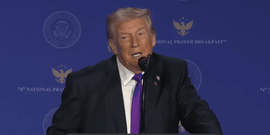 Дональд Трамп пригрозил ввести плату за проход судов через Ормузский пролив