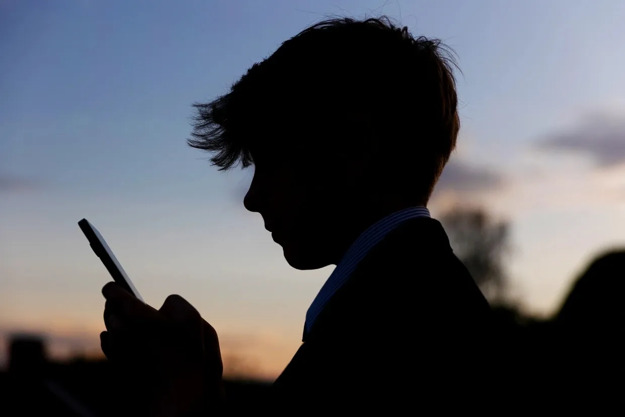 Австралія вводить перший у світі заборону соціальних мереж для дітей до 16 років