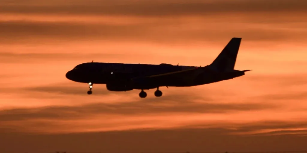 План Трампа: іноземні туристи можуть бути зобов'язані розкрити п'ятирічну історію соціальних мереж для в'їзду в США