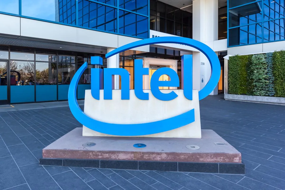 Intel: успіхи на фоні викликів в 2025 році