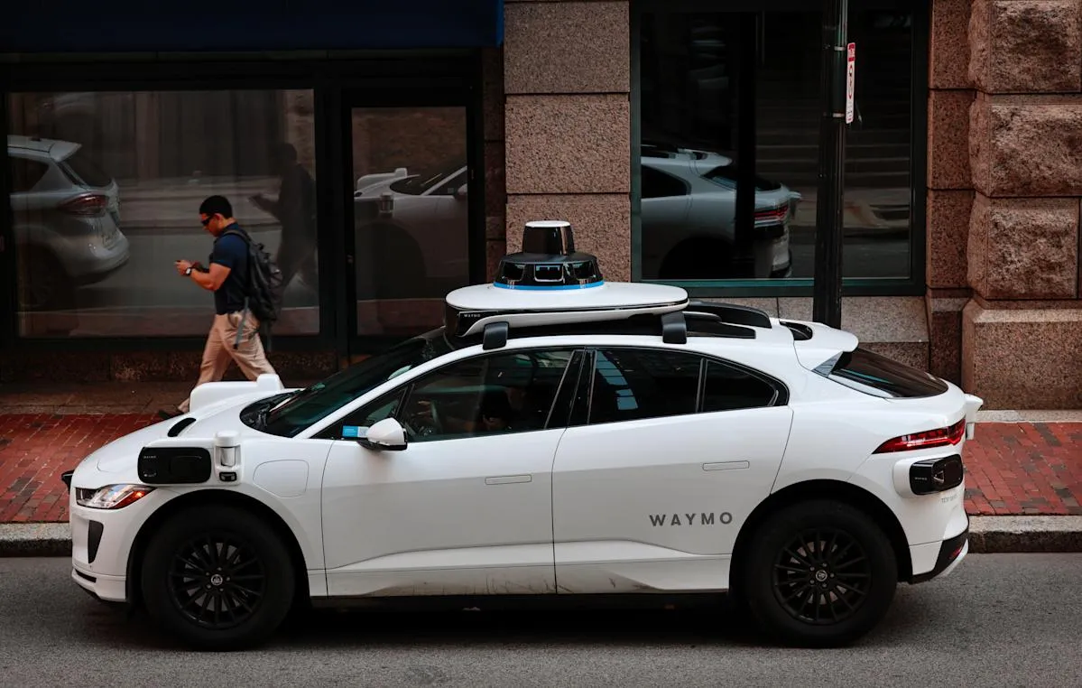 Waymo планує розширення роботаксі на нові ринки до 2026 року