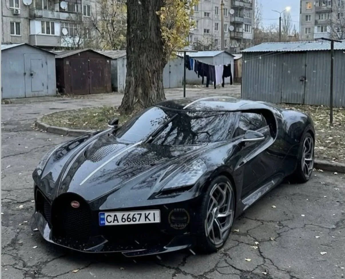 Bugatti за $18,7 миллиона во дворе Черкас во время войны: роскошь чиновников или дерзкий плевок в общество?
