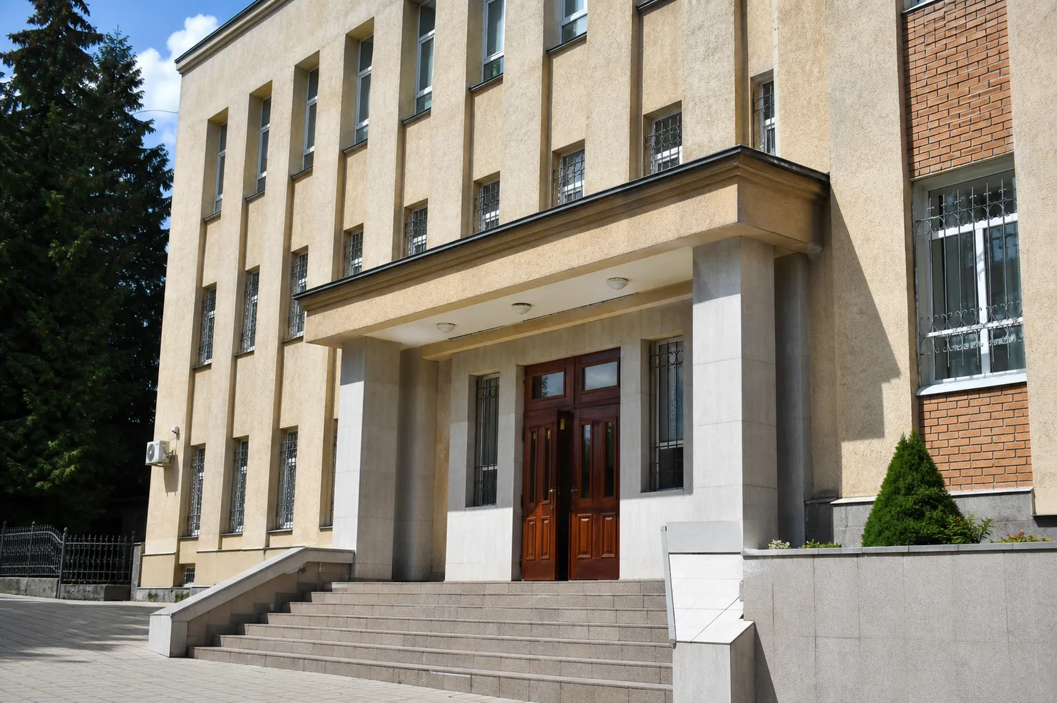 W Zakarpaciu kierowczynię skazano na 8 lat więzienia za wypadek drogowy, w którym zginęli matka i syn