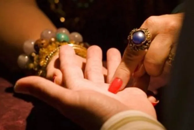 В Хмельницкой области мошенница выманила 500 тысяч гривен под предлогом оказания магических услуг