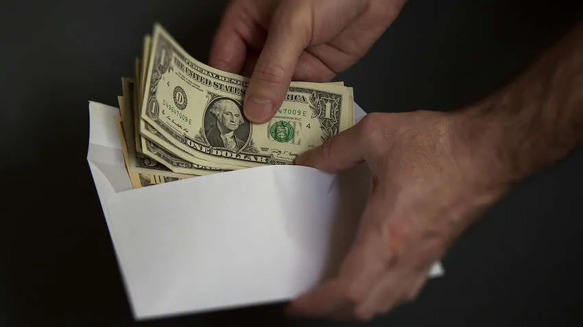 Керівник САП розповів, які суми «в конвертах» отримували депутати