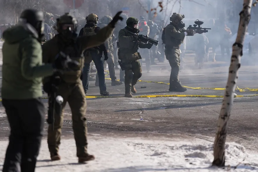 Мінбезпеки США розслідує дії ICE проти протестувальників у Міннеаполісі