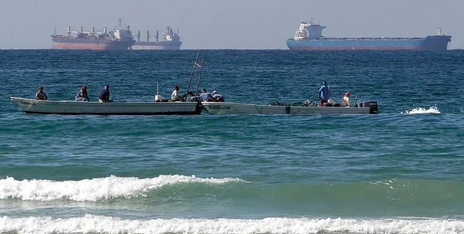 Иран вновь перекрыл Ормузский пролив