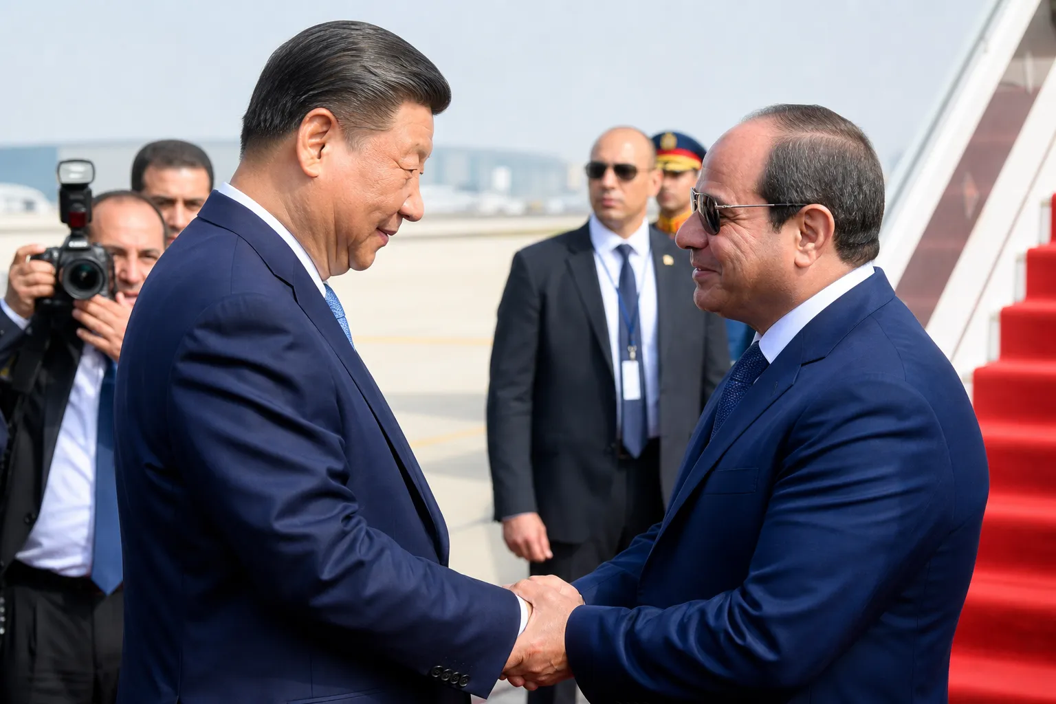 习近平抵达埃及与塞西举行会谈