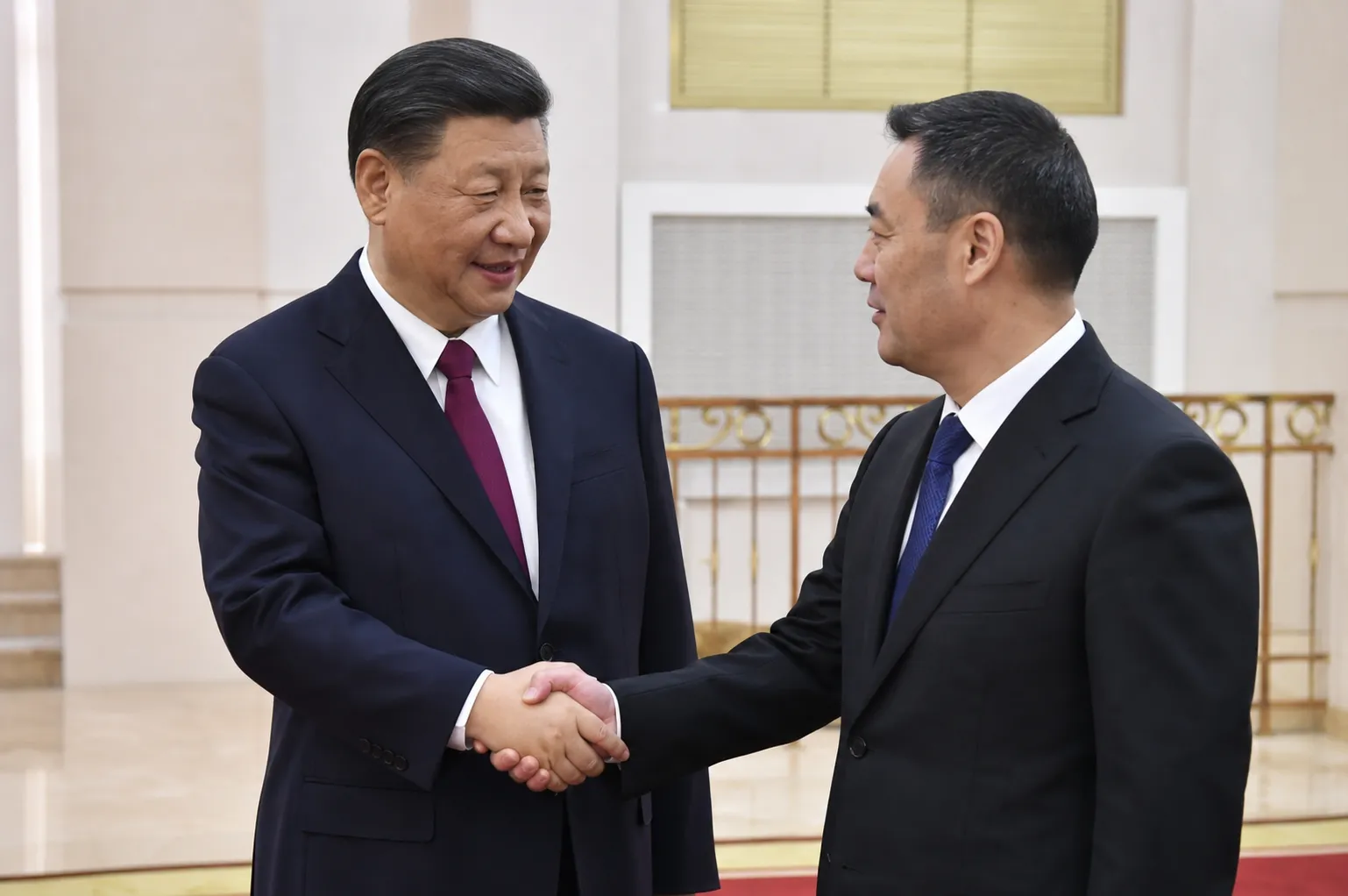 习近平表示愿与吉尔吉斯斯坦发展合作