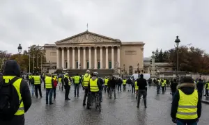 W parlamencie Kosowa posłanka rzuciła jajkami w stronę premiera Kurtiego