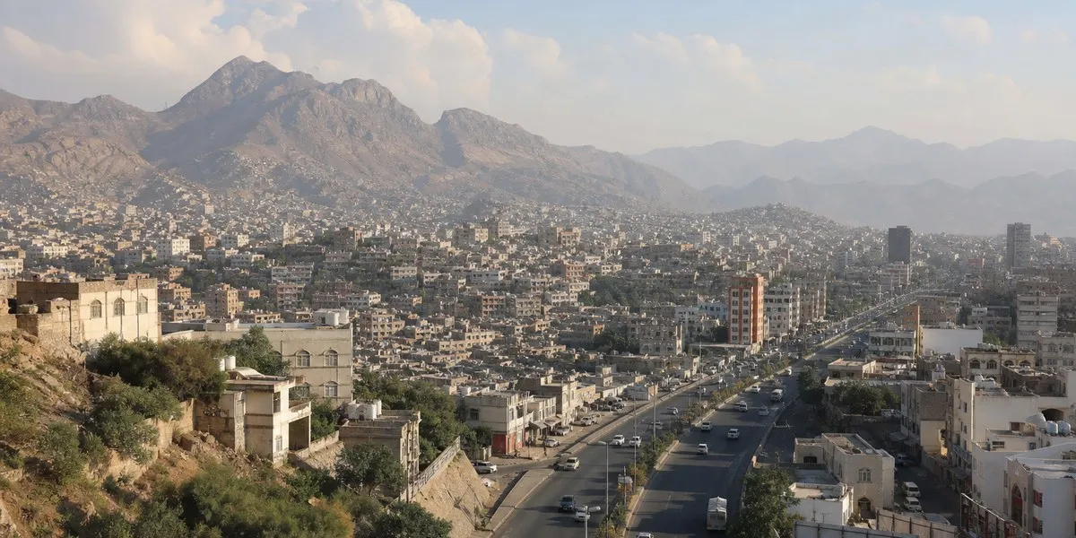 Yemeni government aircraft strike Houthi positions near Taiz — Anadolu Agency