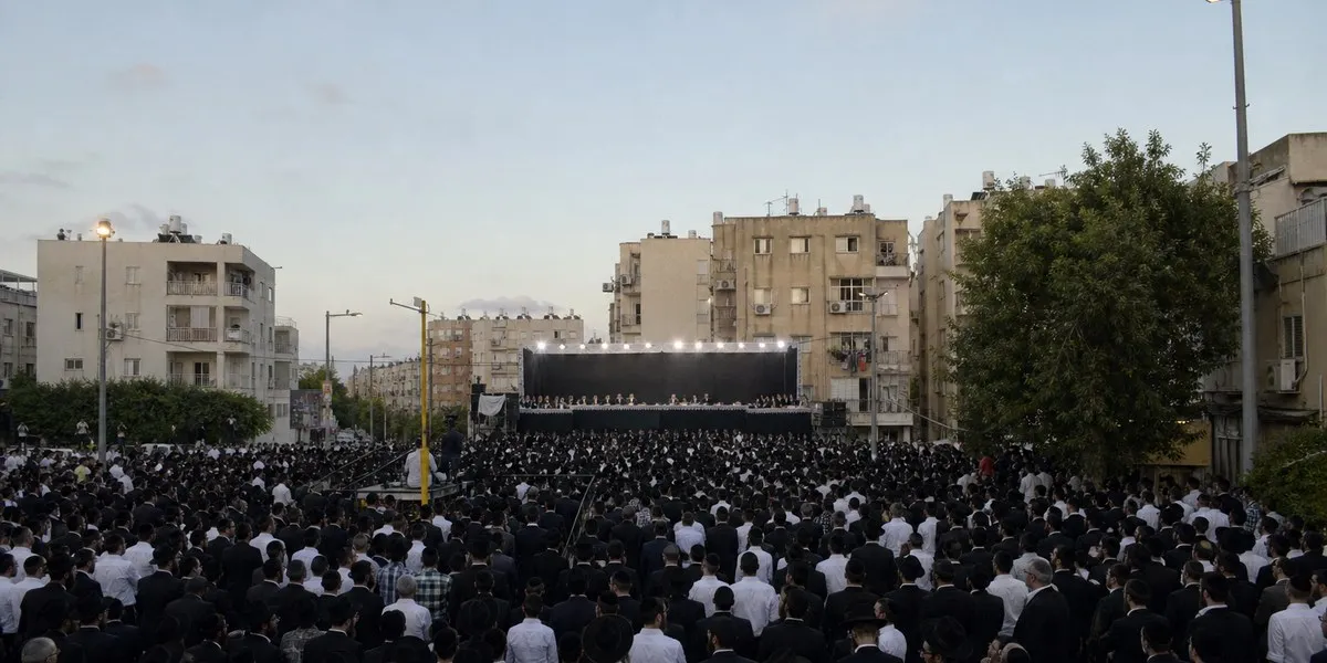 Studenci jesziw w Bnei Brak gotowi wykonać wskazówki rabinów — Jerusalem Post