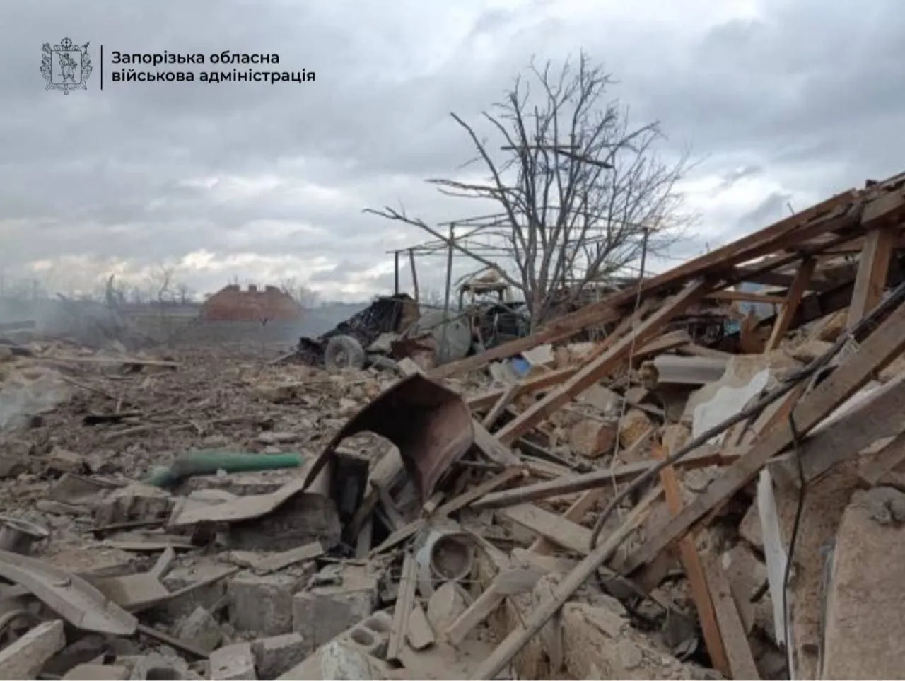 Російська армія скинула КАБи на Новоукраїнку в Запорізькому районі, поранена жінка