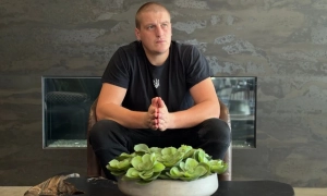 Сміх під обстрілами. Український комедійний сценарист Дмитро Зеленов досліджує гумор як інструмент психологічної стійкості під час війни