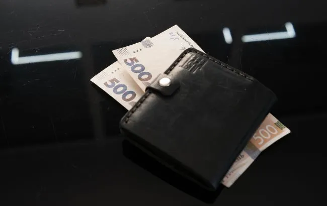 Кабмин утвердил выплаты ко Дню Независимости