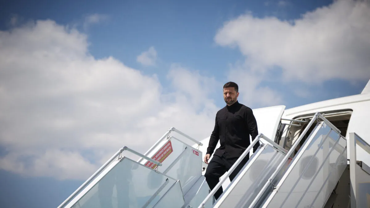 Зеленський прибув до Греції для обговорення енергетичної безпеки та створення СПГ-коридору