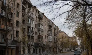В Бериславе оккупанты обстреляли центр города из танка: пятеро ранены