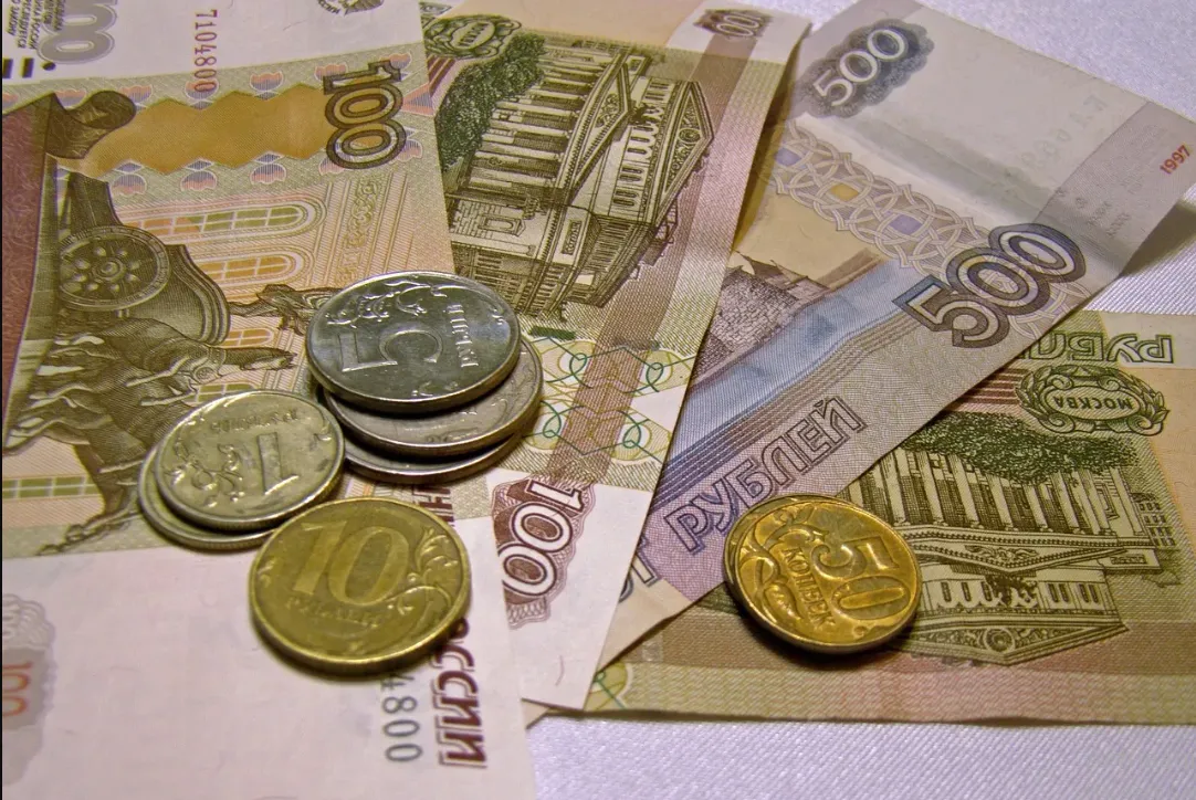 W Rosji po raz pierwszy od prawie roku kurs dolara wzrósł powyżej 85 rubli