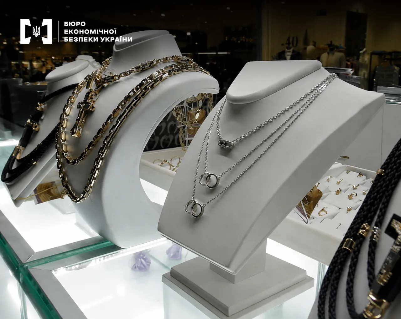Photo: Organizers of the sale of counterfeit jewelry from well-known brands to face trial in Odesa
