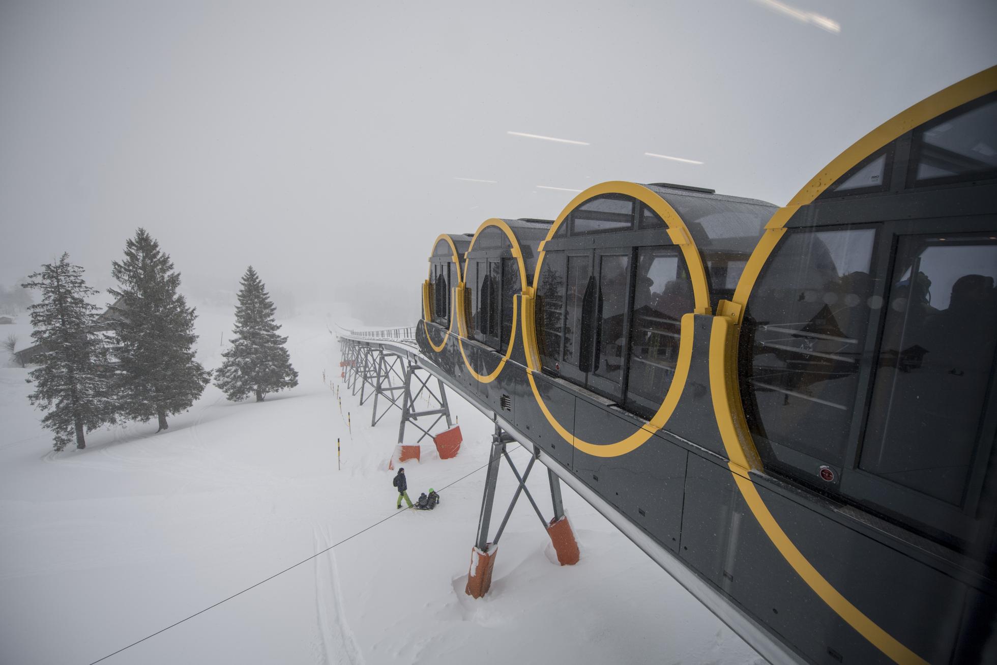 В Швейцарии открыли фуникулер с самым большим уклоном