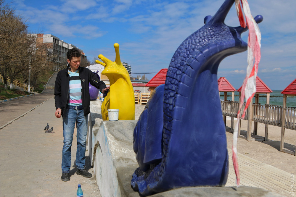 Фото: на одеському пляжі з'явилася незвичайна скульптура