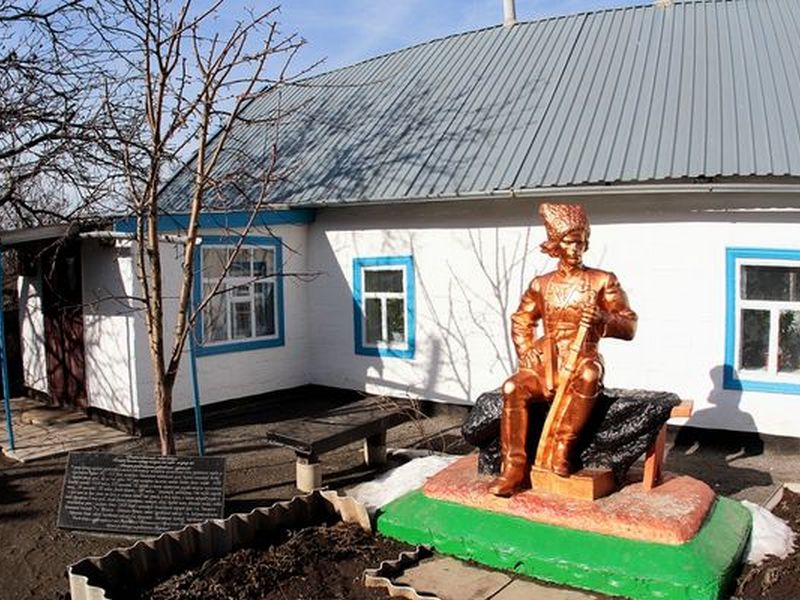 В Україну повернуть прах Нестора Махно