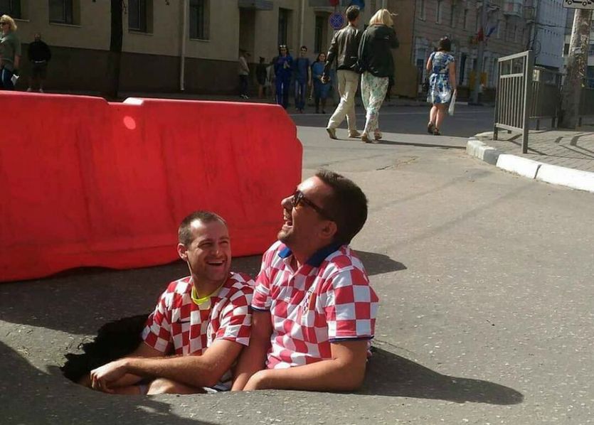 Фаны из Хорватии стали мемом после фото в российской яме