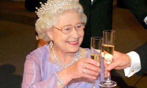 Фото, видео: любимый детский хор Елизаветы II исполнил знаменитую украинскую колядку