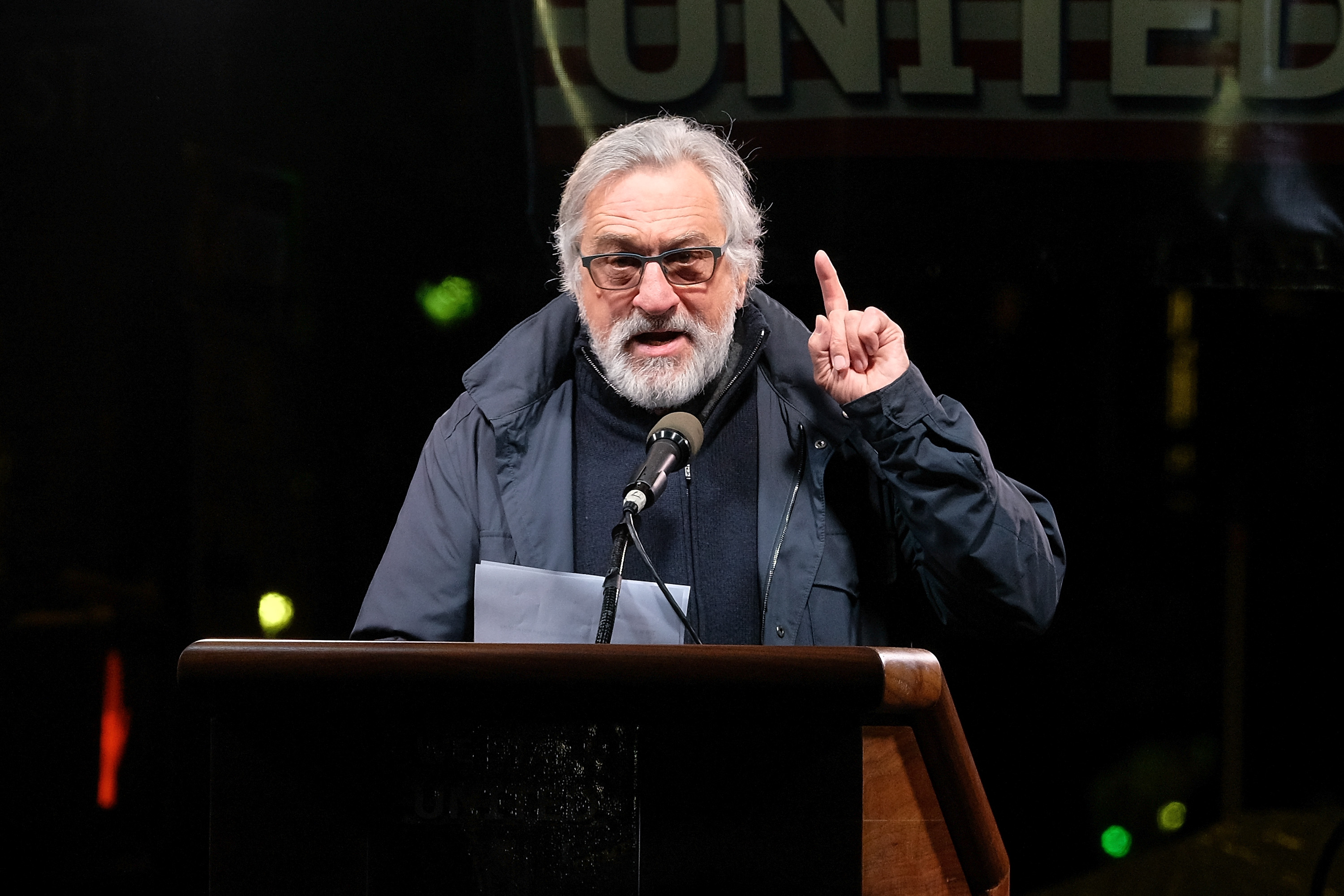 Видео: американский актер жестко обругал Дональда Трампа