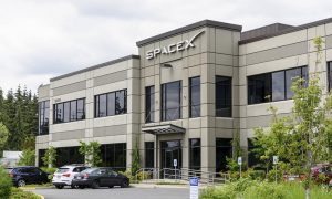 SpaceX сократит 10% работников