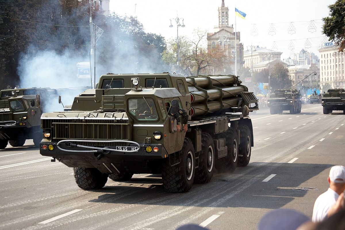 Відео: українські артилеристи показали, як працює «Смерч»