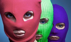 Видео: Pussy Riot создали неоднозначный клип в поддержку Сенцова