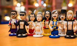 Фото: в Ивано-Франковске презентовали мини-игрушки украинских звезд 18+