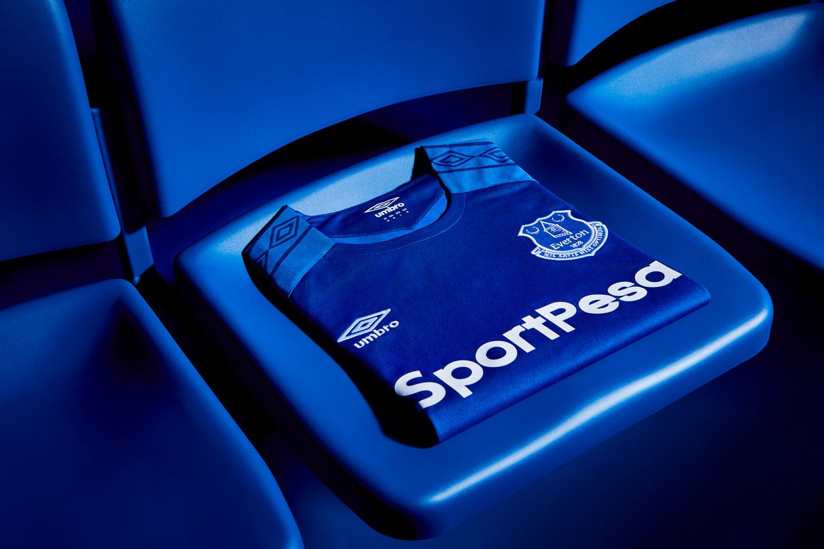 Видео: экс-игрок «Шахтера» подписал длительный контракт с «Эвертоном»