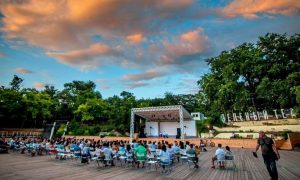 Нобелевская лауреатка отказалась ехать в Одессу из-за угроз