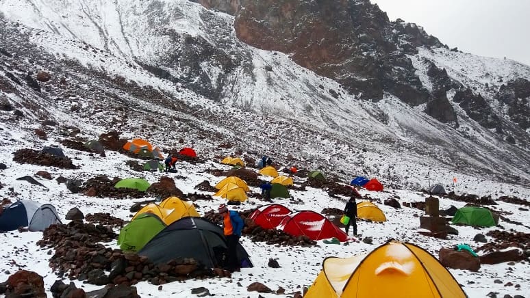 Відео: грузинський курорт засипало снігом
